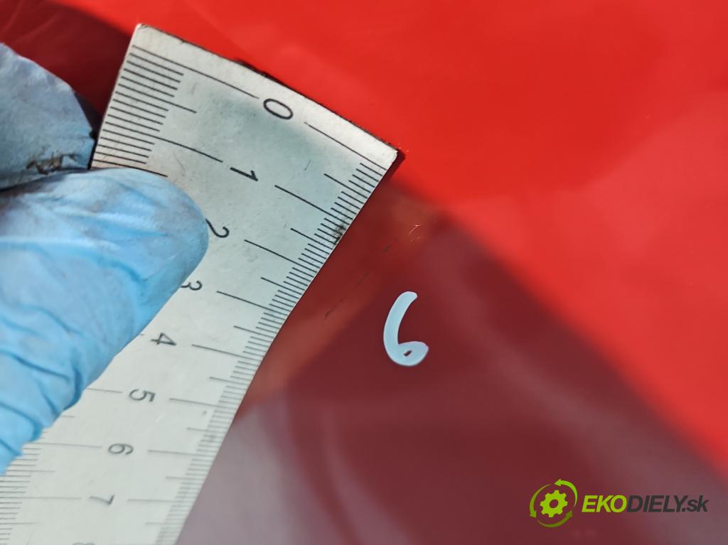 Opel Vectra A 1988-1995 1.8 JEDEN: 90 hp manual 66 kW 1796 cm3 5- zadní kufrové dveře  (Zadní kapoty)