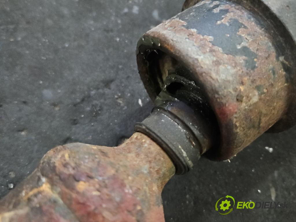 Suzuki Ignis 1.3 16V 94 HP manual 69 kW 1328 cm3 5- Hřídel: zadné  (Kardaňový hriadeľ)