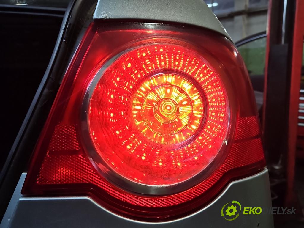 Vw Passat B6 2005-2010 2.0 TDI 140 HP manual 103 kW 1968 cm3 4- svetlo / reflektor zadné pravé 3C5945075C (Kľučka dverí ostatné)