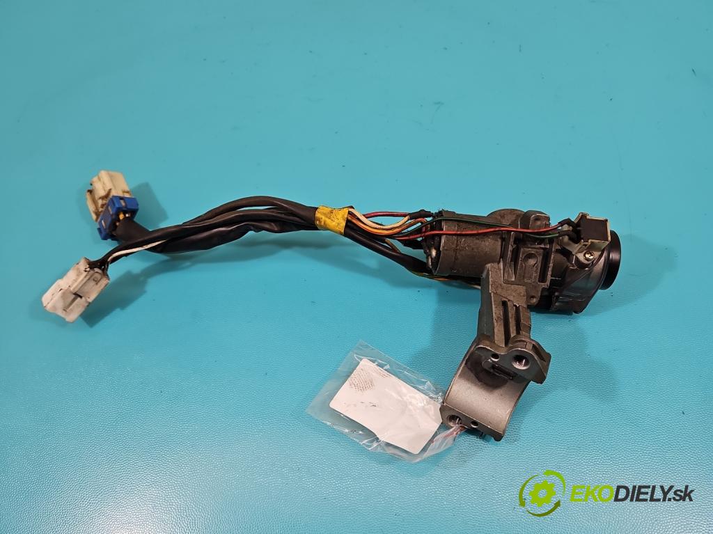 Hyundai H1 2.5 CRDI 100 HP manual 73,6 kW 2476 cm3 5- Spínačka (Spínacie skrinky a kľúče)