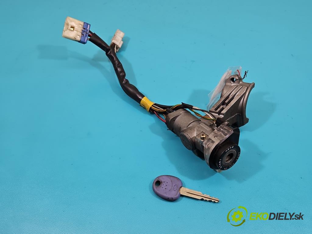 Hyundai H1 2.5 CRDI 100 HP manual 73,6 kW 2476 cm3 5- Spínačka  (Spínacie skrinky a kľúče)