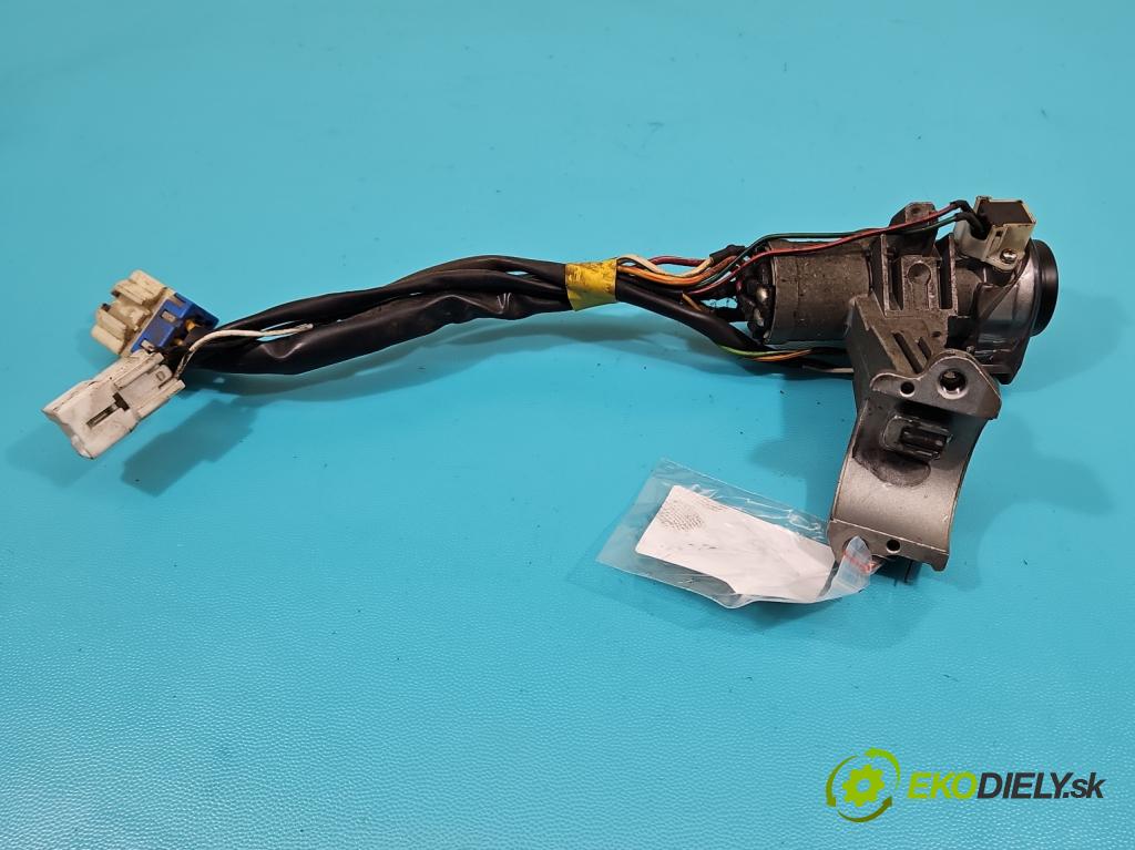 Hyundai H1 2.5 CRDI 100 HP manual 73,6 kW 2476 cm3 5- Spínačka (Spínacie skrinky a kľúče)