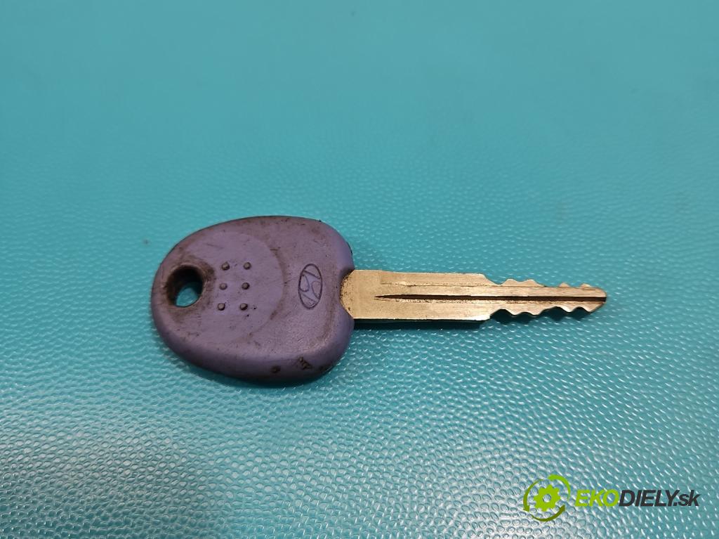 Hyundai H1 2.5 CRDI 100 HP manual 73,6 kW 2476 cm3 5- Spínačka (Spínacie skrinky a kľúče)