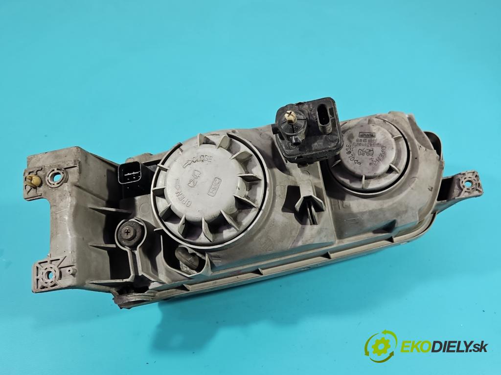 Hyundai H1 2.5 CRDI 100 HP manual 73,6 kW 2476 cm3 5- Reflektor: pravý  (Pravé)