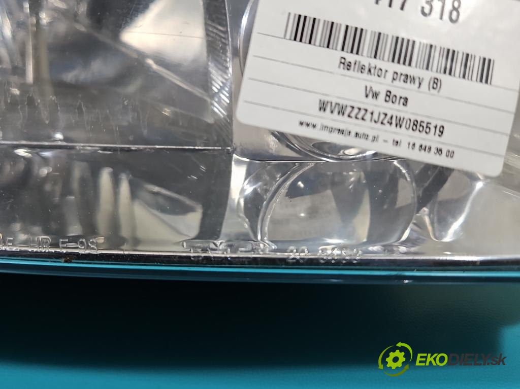 Vw Bora 1.6 SR 101 HP manual 74 kW 1600 cm3 5- Reflektor: pravý (Pravé)