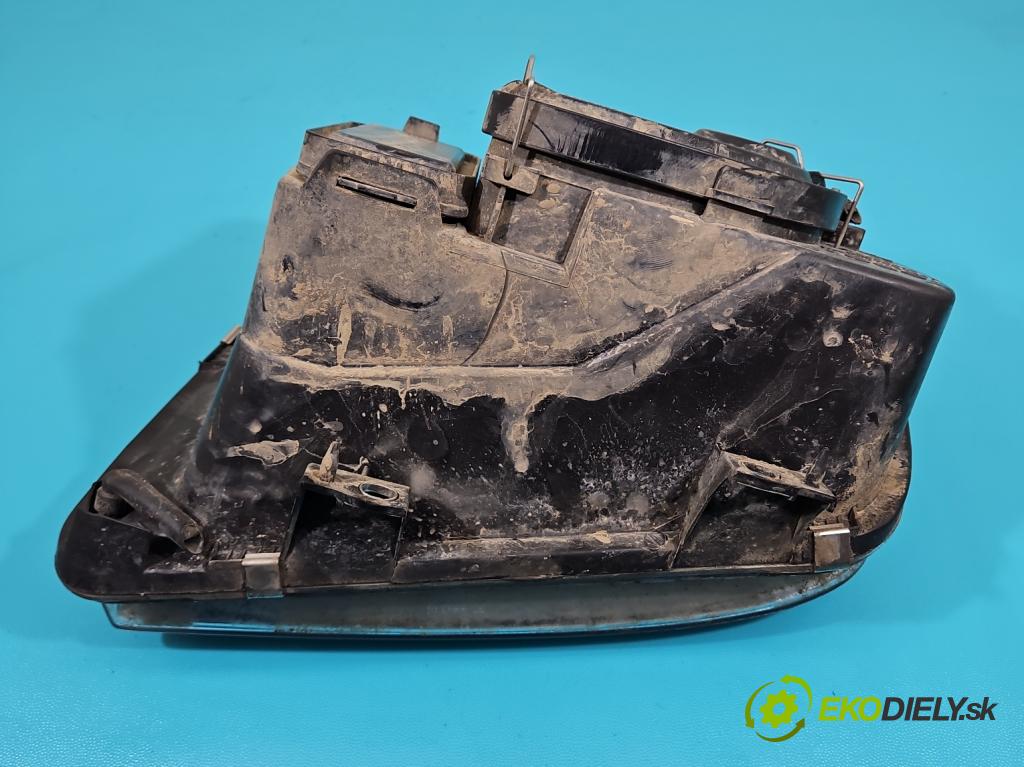 Vw Bora 1.6 SR 101 HP manual 74 kW 1600 cm3 5- Reflektor: pravý (Pravé)