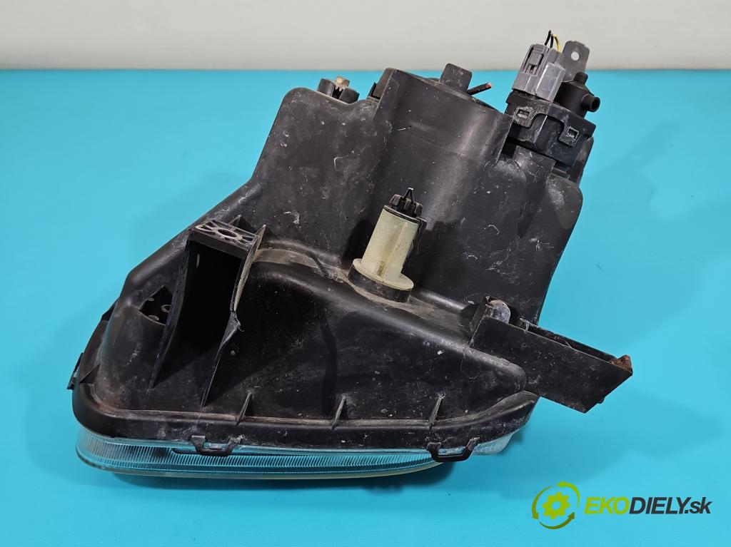 Suzuki Ignis 1.3 16V 94 HP manual 69 kW 1328 cm3 5- Reflektor: pravý  (Pravé)