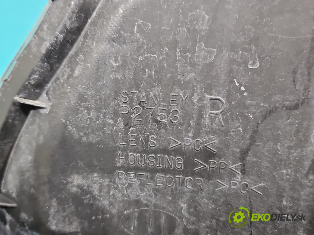 Suzuki Ignis 1.3 16V 94 HP manual 69 kW 1328 cm3 5- Reflektor: pravý  (Pravé)