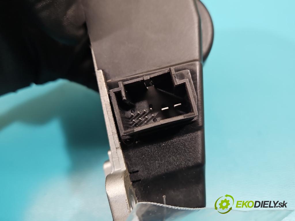 Vw Passat B6 2005-2010 2.0 TDI 140 HP manual 103 kW 1968 cm3 4- Blokáda: řízení: 3C0905861A (Ostatné)