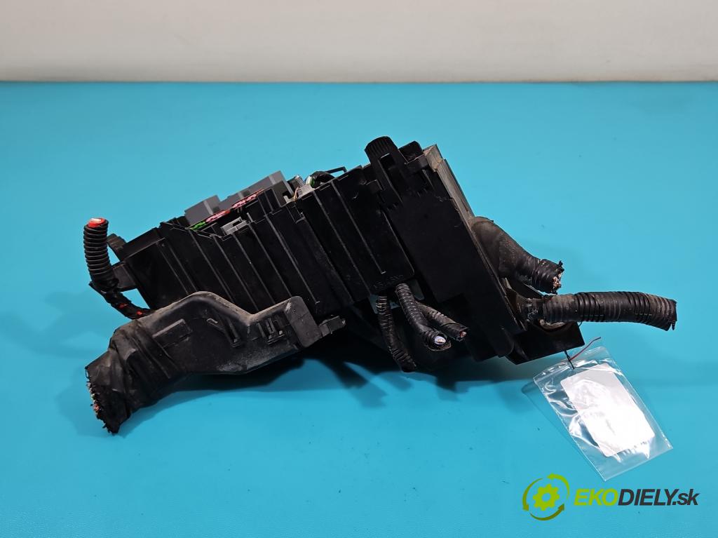 Ford Mondeo Mk4 2007-2014 2.0 tdci 140 hp manual 103 kW 1997 cm3 5- skříňka pojistková 6G9T-14A067-AB (Pojistkové skříňky)