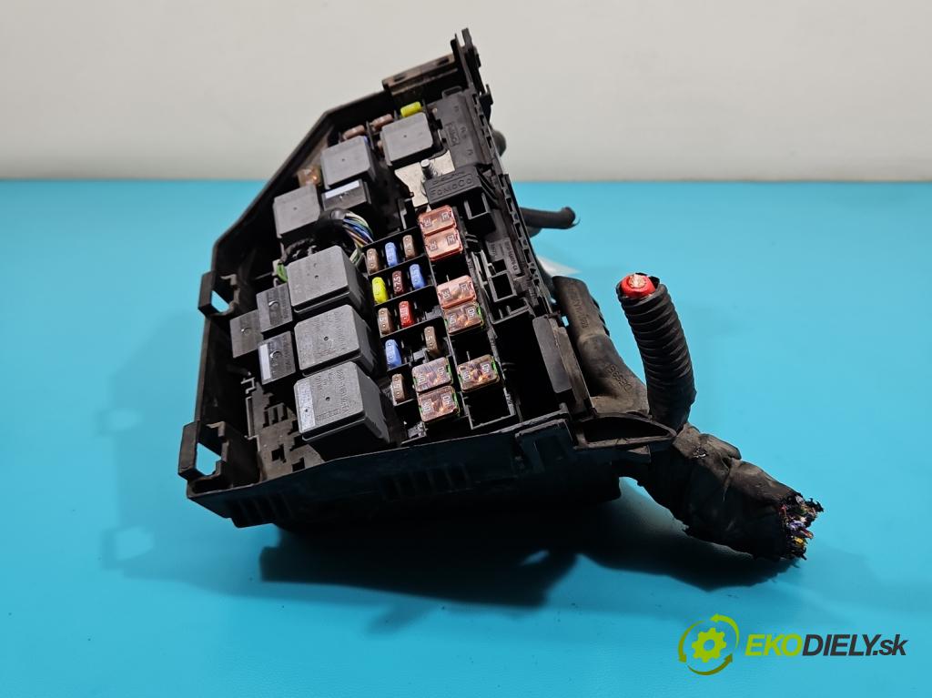 Ford Mondeo Mk4 2007-2014 2.0 tdci 140 hp manual 103 kW 1997 cm3 5- skříňka pojistková 6G9T-14A067-AB (Pojistkové skříňky)