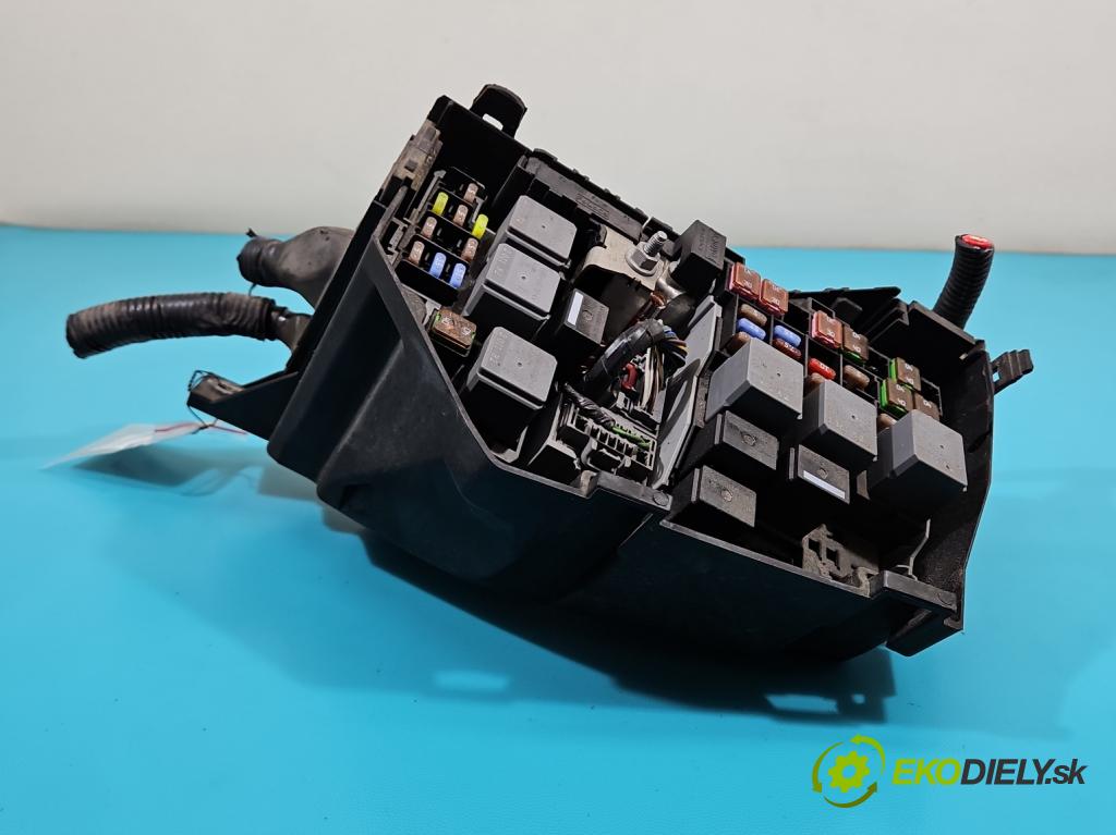 Ford Mondeo Mk4 2007-2014 2.0 tdci 140 hp manual 103 kW 1997 cm3 5- skříňka pojistková 6G9T-14A067-AB (Pojistkové skříňky)