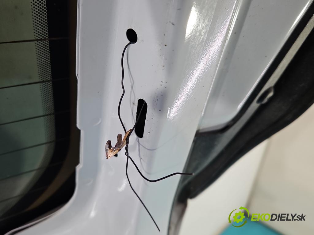 Ford Escape III 12-19 1.5 ECOBOOST: 182KM automatic 134 kW 1498 cm3 5- zadní kufrové dveře  (Zadní kapoty)