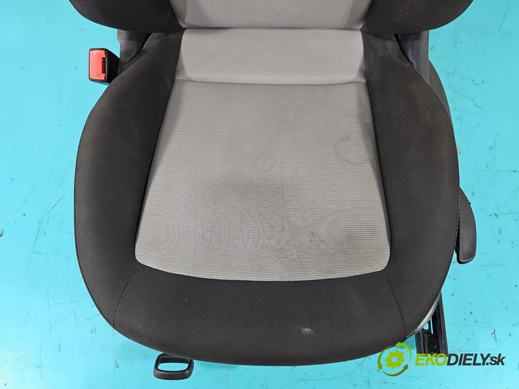 Seat Ibiza IV 6J 2008-2017 1.6 TDI 90 HP manual 66 kW 1598 cm3 5- Sedačka ľavý  (Sedačky, sedadlá)