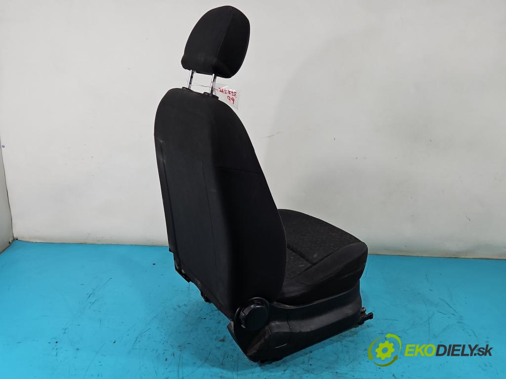 Fiat Doblo II 2010- 1.6 JTD 101 HP manual 74 kW 1598 cm3 5- Sedačka pravý  (Sedačky, sedadlá)