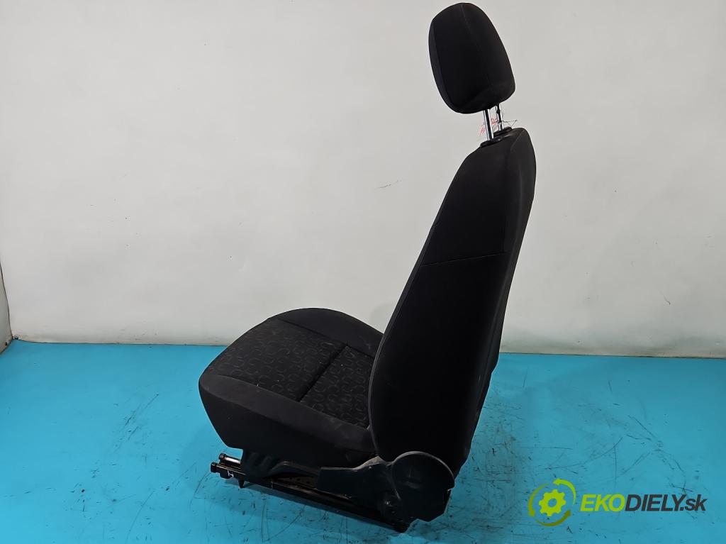 Fiat Doblo II 2010- 1.6 JTD 101 HP manual 74 kW 1598 cm3 5- Sedačka pravý  (Sedačky, sedadlá)