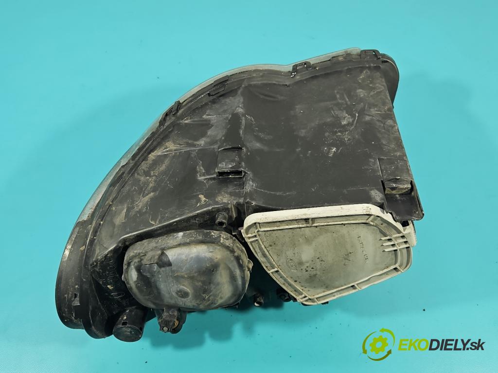 Chrysler Voyager IV 2000-2007 2.8 crdi 150 HP automatic 110 kW 2776 cm3 5- Reflektor: pravý 04857830ACV (Pravé)