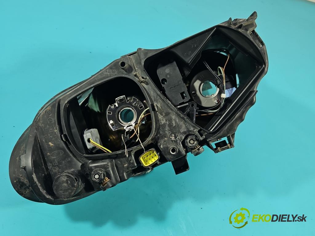 Chrysler Voyager IV 2000-2007 2.8 crdi 150 HP automatic 110 kW 2776 cm3 5- Reflektor: pravý 04857830ACV (Pravé)