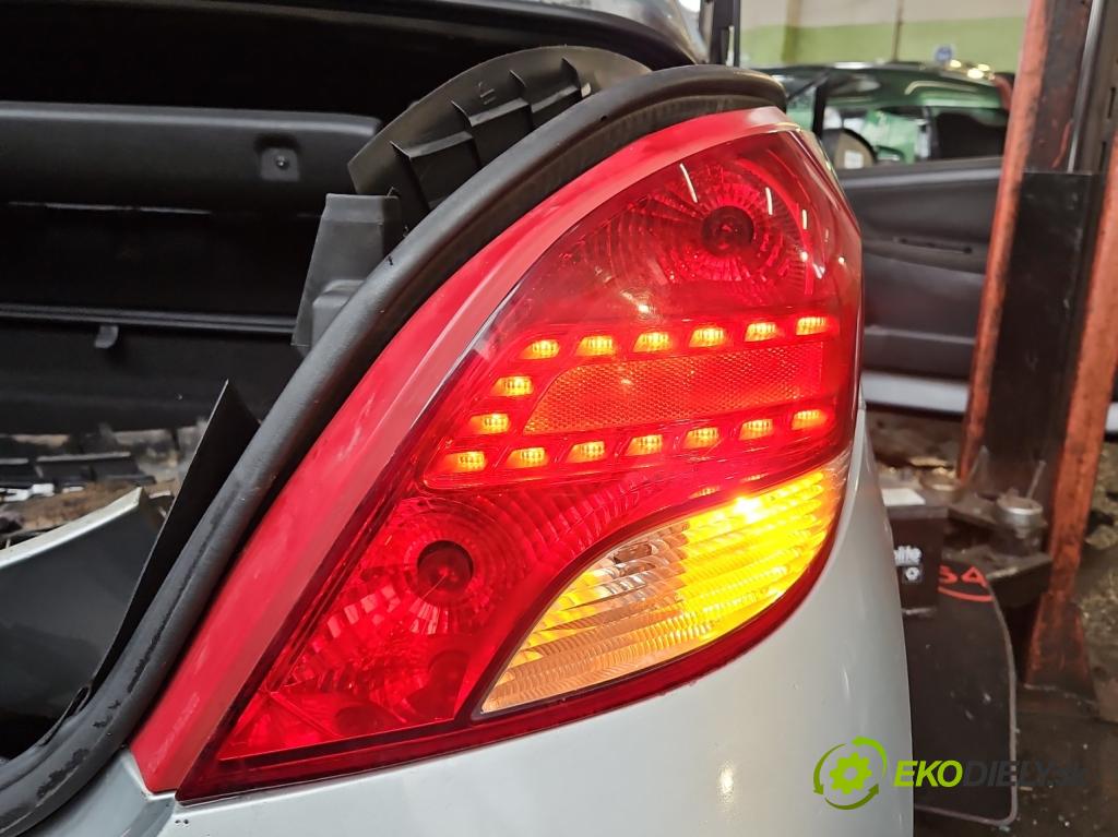 Peugeot 207 1.6 hdi 111KM manual 82 kW 1560 cm3 2- světlo zadní pravé 9686567180 (Ostatné)