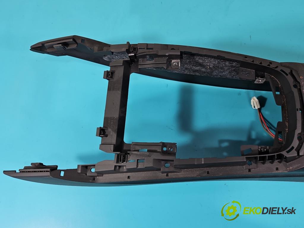 Audi Q5 2008-2016 2.0 TFSI 224hp automatic 165 kW 1984 cm3 5- operadlo 8R0863242 (Lakťové opierky)