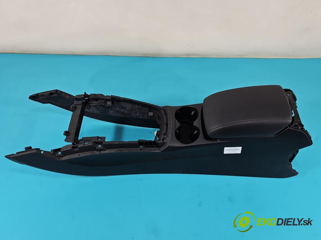 Audi Q5 2008-2016 2.0 TFSI 224hp automatic 165 kW 1984 cm3 5- operadlo 8R0863242 (Lakťové opierky)