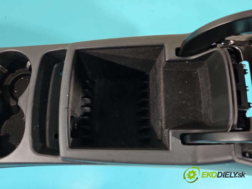 Audi Q5 2008-2016 2.0 TFSI 224hp automatic 165 kW 1984 cm3 5- operadlo 8R0863242 (Lakťové opierky)