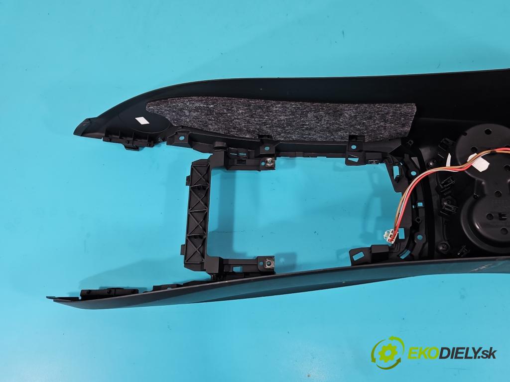 Audi Q5 2008-2016 2.0 TFSI 224hp automatic 165 kW 1984 cm3 5- operadlo 8R0863242 (Lakťové opierky)