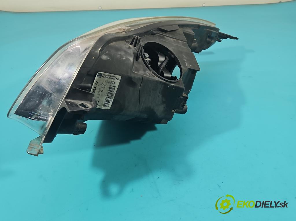 Opel Insignia A 2008-2017 2.0 cdti 160 HP manual 118 kW 1956 cm3 5- Reflektor: pravý 13226793 (Pravé)