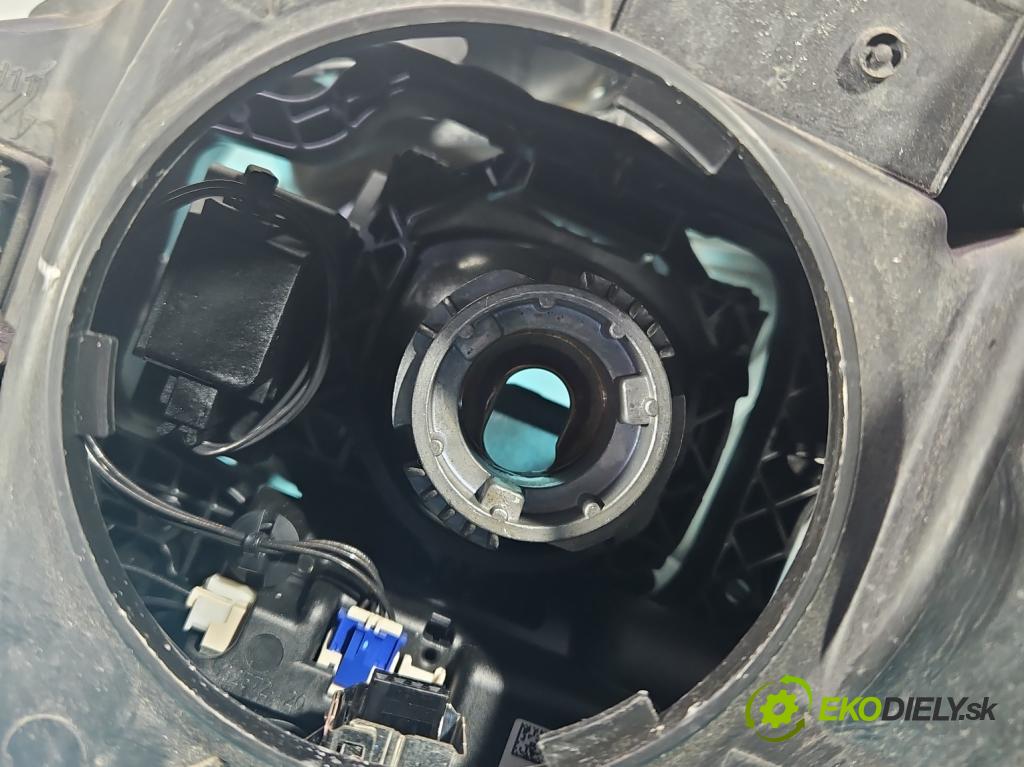 Opel Insignia A 2008-2017 2.0 cdti 160 HP manual 118 kW 1956 cm3 5- Reflektor: pravý 13226793 (Pravé)