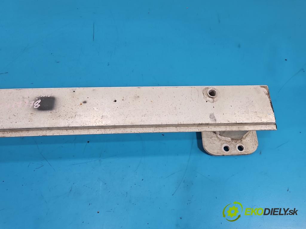 Peugeot 308 I 2007-2013 1.6 HDI 109 HP manual 80 kW 1560 cm3 3- výstuha nárazník zadné