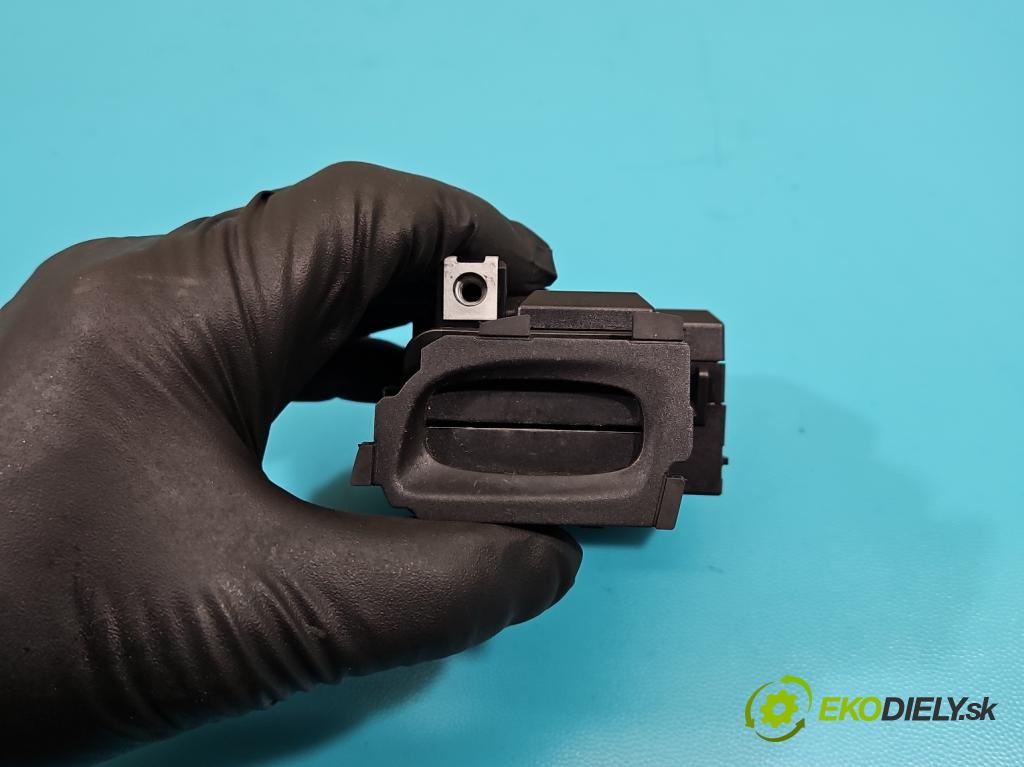 Audi Q5 2008-2016 2.0 TFSI 224hp automatic 165 kW 1984 cm3 5- Spínačka 8K0909131D (Spínacie skrinky a kľúče)