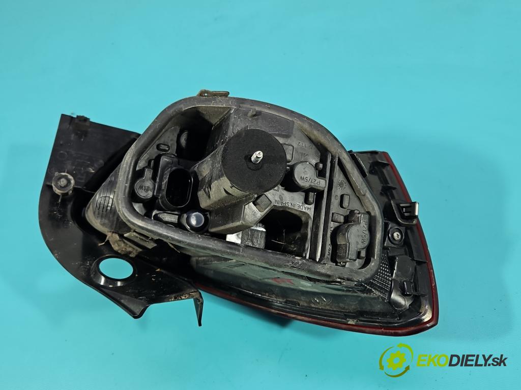 Seat Ibiza IV 6J 2008-2017 1.6 TDI 90 HP manual 66 kW 1598 cm3 5- svetlo / reflektor zadné pravé 6J4945258B (Kľučka dverí ostatné)