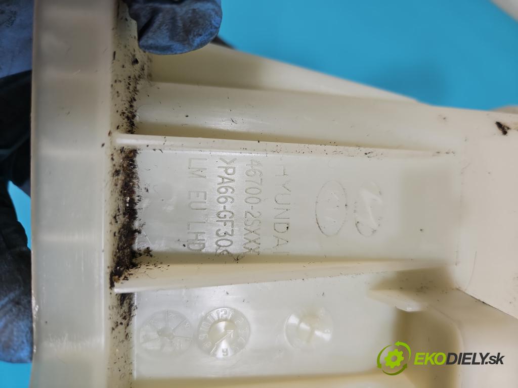 Hyundai Ix35 2.0 16V 163 HP automatic 120 kW 1998 cm3 5- Páka: Změny: stupeň,rýchlosť 46700-2SXXX (Rýchlostná páka (kulisa))