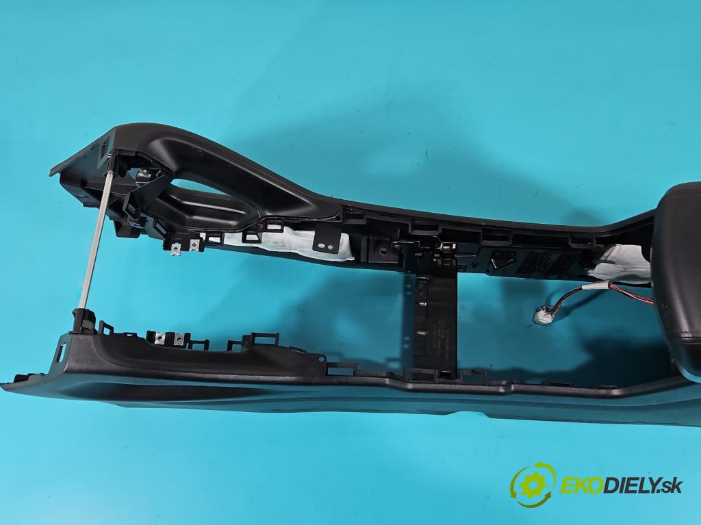 Hyundai Ix35 2.0 16V 163 HP automatic 120 kW 1998 cm3 5- operadlo 84638-2S000 (Lakťové opierky)