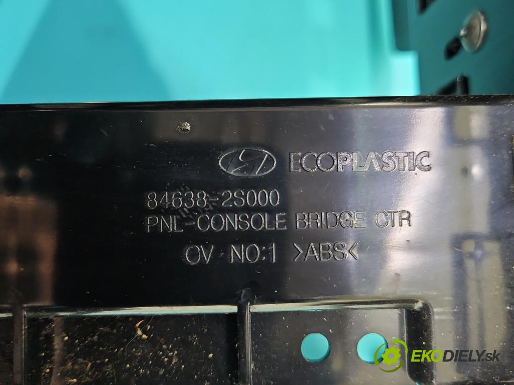 Hyundai Ix35 2.0 16V 163 HP automatic 120 kW 1998 cm3 5- operadlo 84638-2S000 (Lakťové opierky)