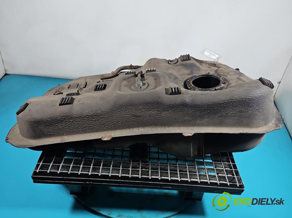 Hyundai Ix35 2.0 16V 163 hp automatic 120 kW 1998 cm3 5- Nádrž: paliva 31100-2Y100 (Nádrže)