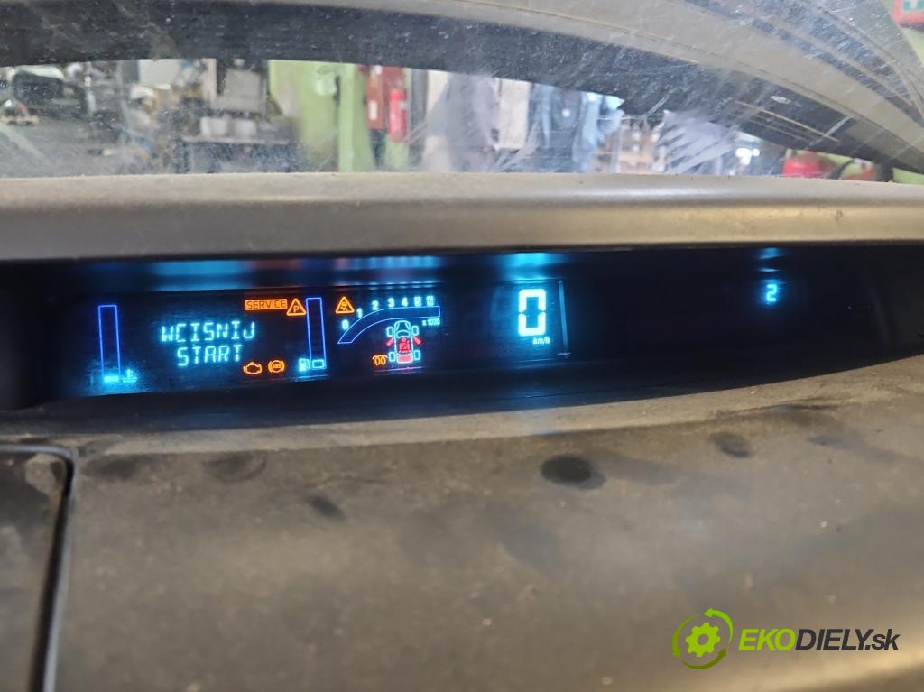 Renault Espace IV 2003-2014 2.0 dci 150 HP manual 110 kW 1995 cm3 5- prístrojovka/ budíky P8200726185A (Prístrojové dosky, displeje)