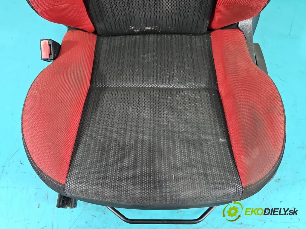 Peugeot 207 1.6 hdi 111KM manual 82 kW 1560 cm3 2- Sedačka ľavý  (Sedačky, sedadlá)