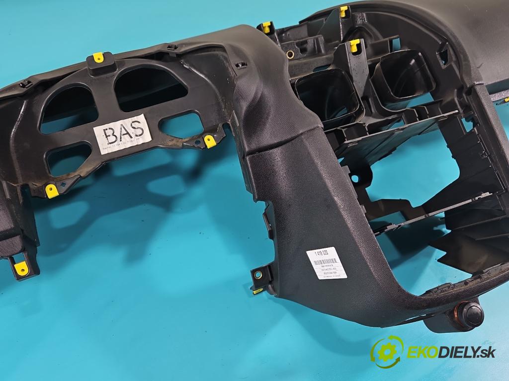 Opel Corsa D 2006-2014 1.2 16V 80 HP manual 59 kW 1229 cm3 3- kokpit,pristrojová doska rozdeľovacia