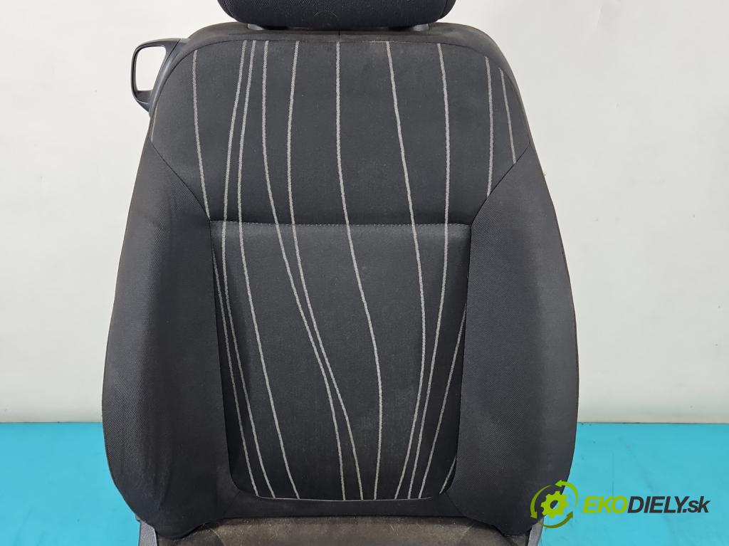 Opel Corsa D 2006-2014 1.2 16V 80 HP manual 59 kW 1229 cm3 3- Sedačka pravý  (Sedačky, sedadlá)
