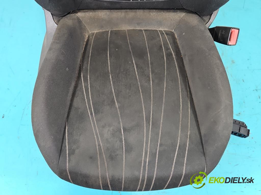 Opel Corsa D 2006-2014 1.2 16V 80 HP manual 59 kW 1229 cm3 3- Sedačka pravý  (Sedačky, sedadlá)