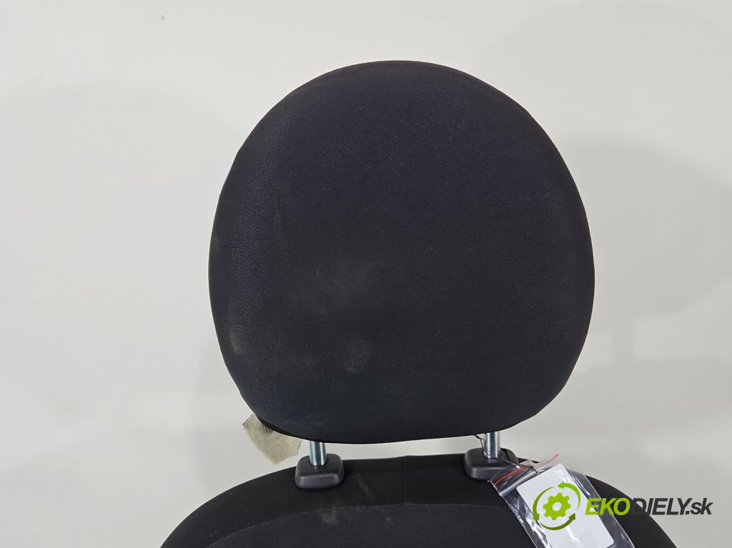 Mitsubishi Space Star II 2012-2020 1.0 71 HP manual 52 kW 999 cm3 5- Sedačka ľavý  (Sedačky, sedadlá)