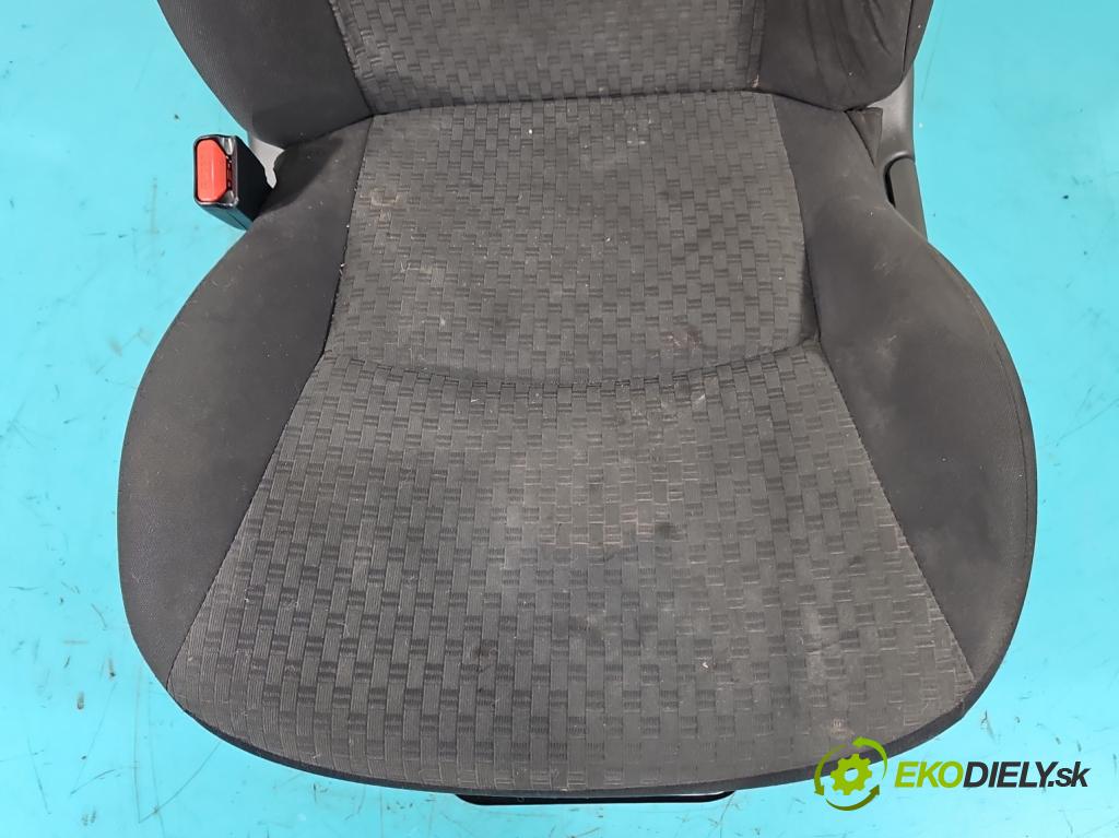 Mitsubishi Space Star II 2012-2020 1.0 71 HP manual 52 kW 999 cm3 5- Sedačka ľavý  (Sedačky, sedadlá)