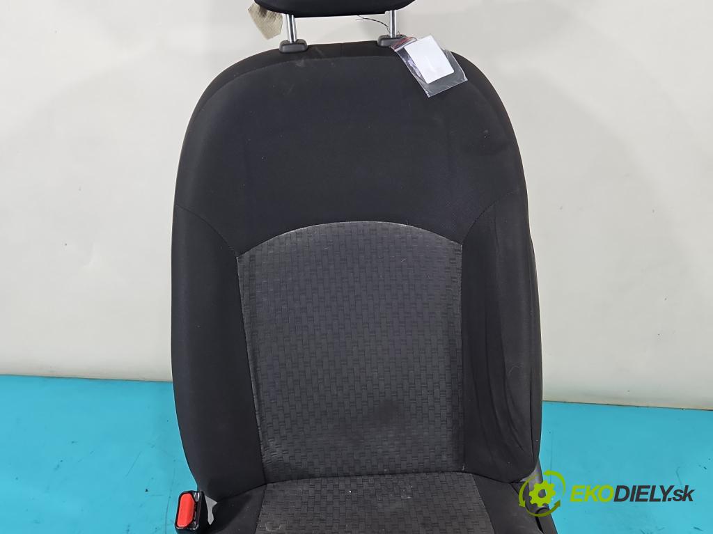 Mitsubishi Space Star II 2012-2020 1.0 71 HP manual 52 kW 999 cm3 5- Sedačka ľavý  (Sedačky, sedadlá)