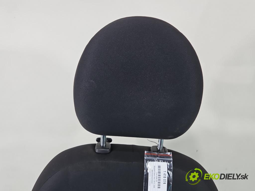 Mitsubishi Space Star II 2012-2020 1.0 71 HP manual 52 kW 999 cm3 5- Sedačka pravý  (Sedačky, sedadlá)