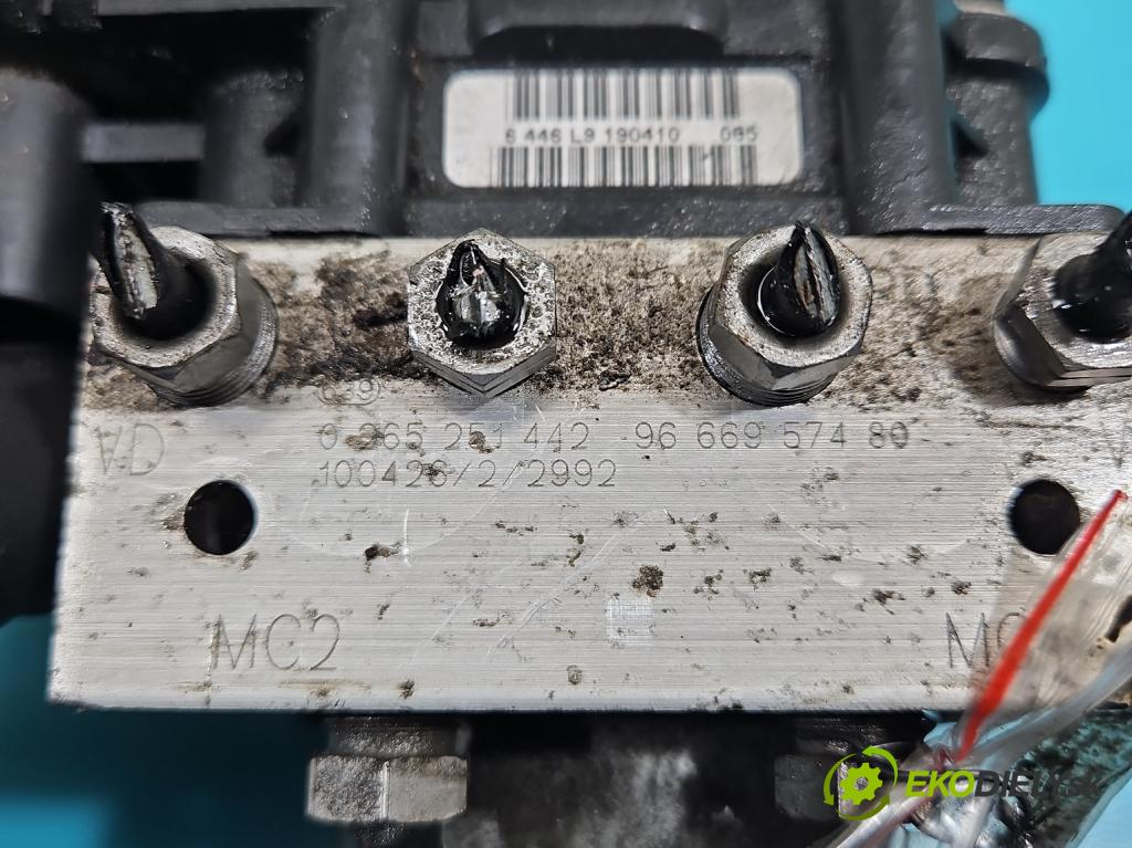 Peugeot 308 I 2007-2013 1.6 HDI 109 HP manual 80 kW 1560 cm3 3- čerpadlo abs 0265251442 (Pumpy ABS)