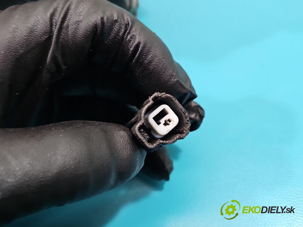 Honda Fr-v 2.0 16v i-VTEC: 150 HP manual 110 kW 1998 cm3 5- Kompresor: klimatizácie 447260-8371 (Kompresory klimatizácie)