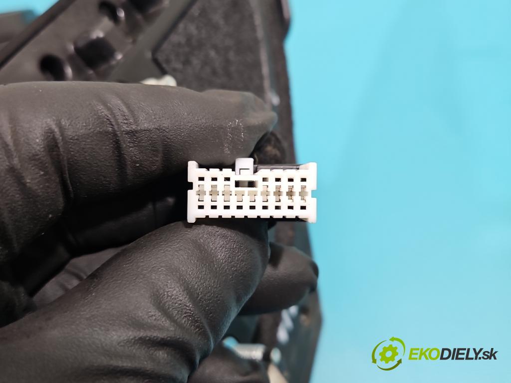 Hyundai I40 1.7 crdi 136 HP manual 100 kW 1685 cm3 5- zrkadlo ľavé  (Kľučka dverí ostatné)