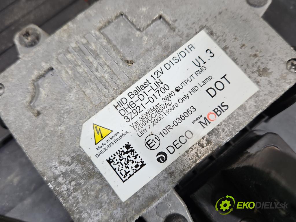 Hyundai I40 1.7 crdi 136 HP manual 100 kW 1685 cm3 5- Reflektor: pravý  (Pravé)