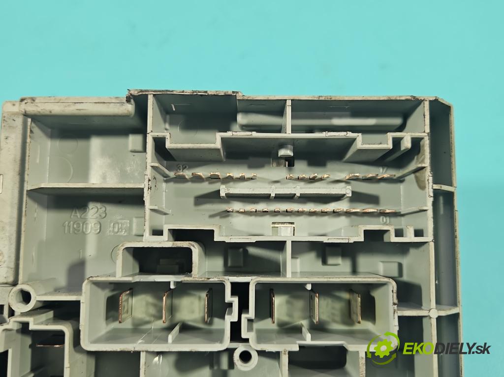 Peugeot Boxer I 1994-2006 2.2 hdi 101 hp manual 74 kW 2179 cm3 5- skříňka pojistková 1332044080 (Pojistkové skříňky)